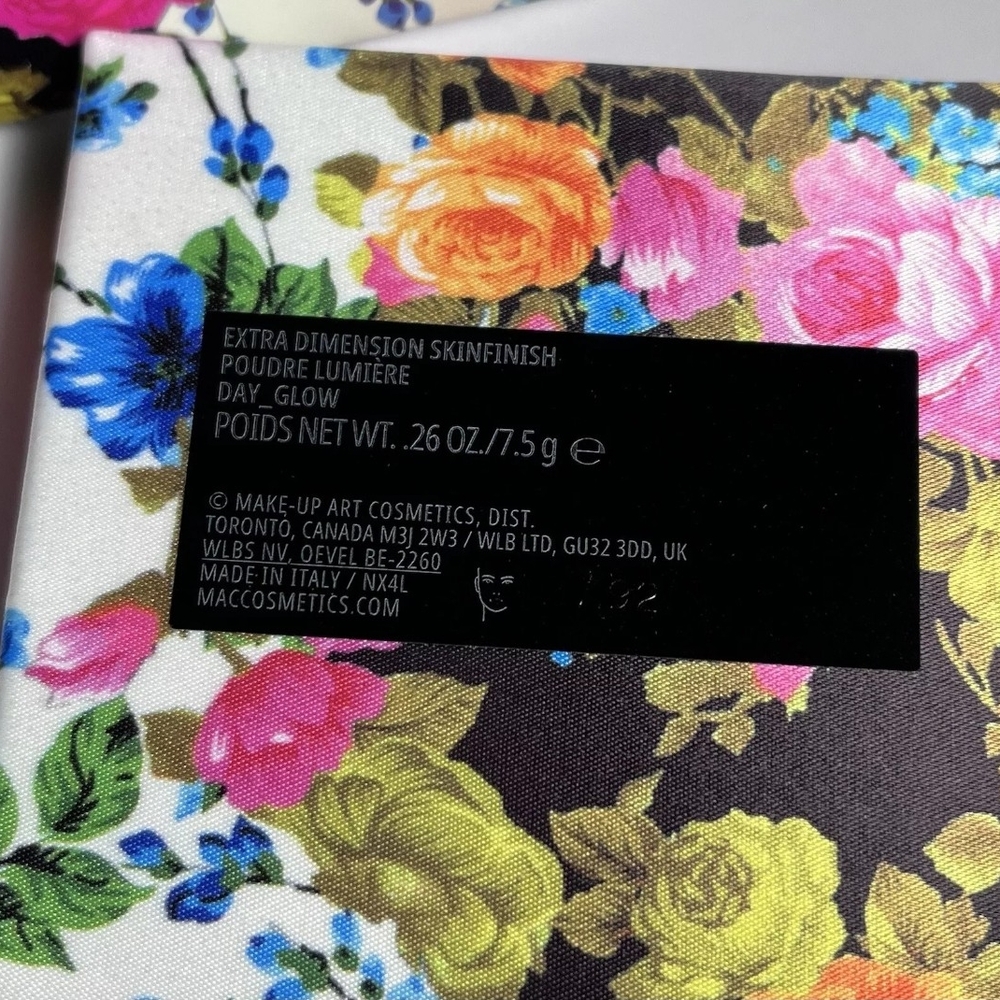 MAC Richard Quinn Extra Dimension Skinfinish Highlighter Day Glow Shimmer LE NEW - Picture 10 of 11
